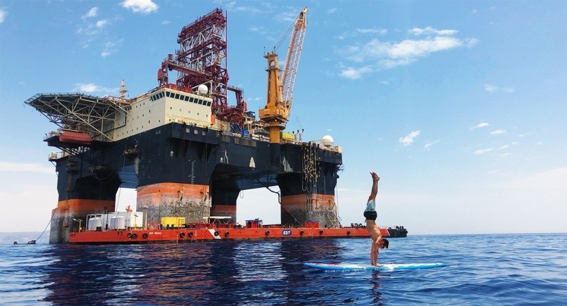 EDT Regas Non Propelled Flat Deck Barge